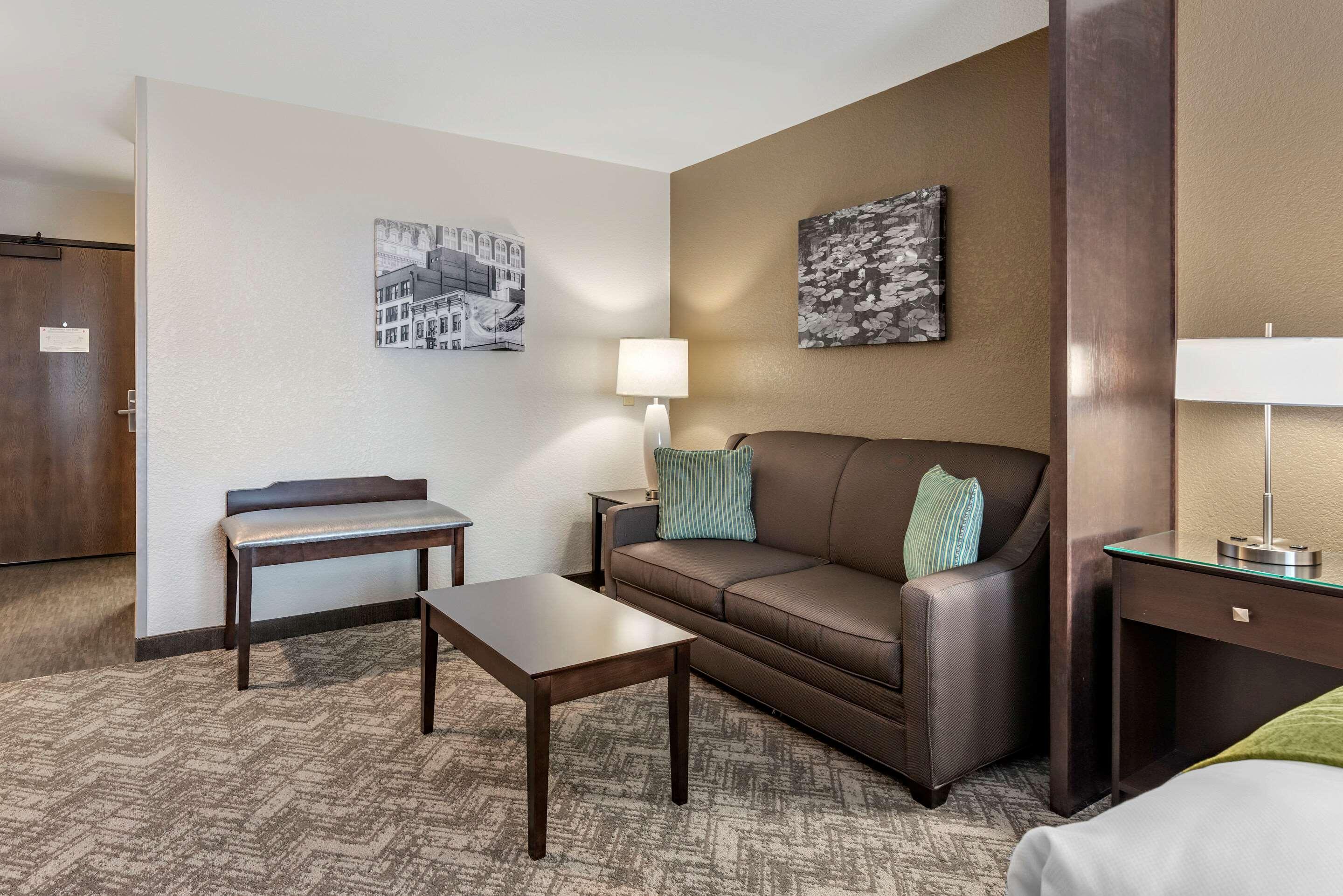 Comfort Inn & Suites Tualatin - Lake Oswego South Экстерьер фото
