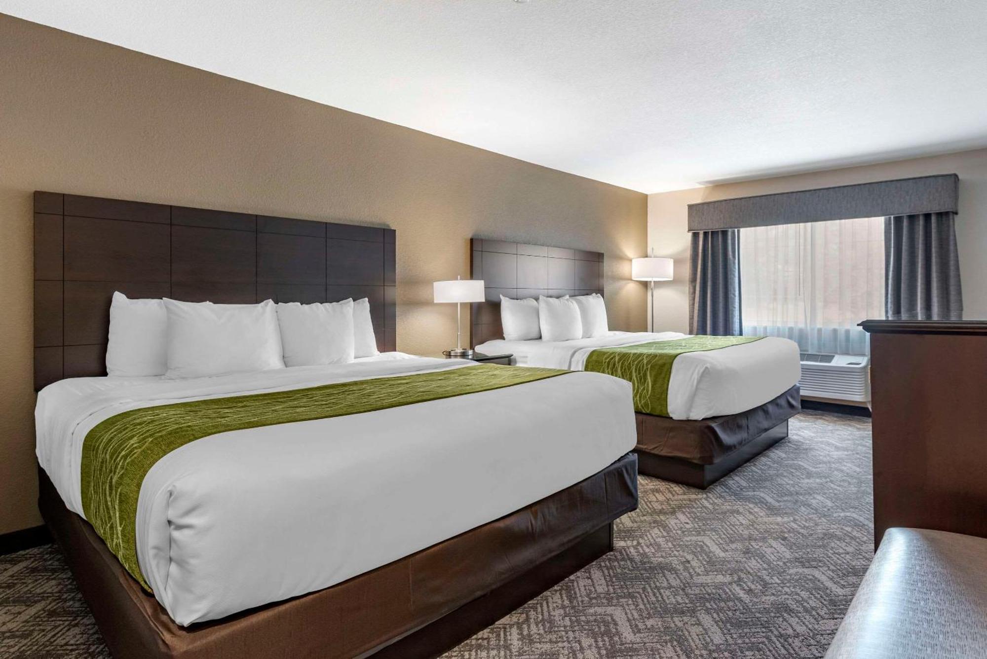 Comfort Inn & Suites Tualatin - Lake Oswego South Экстерьер фото