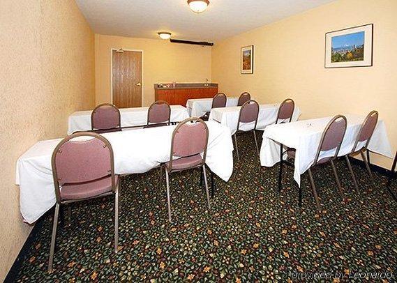 Comfort Inn & Suites Tualatin - Lake Oswego South Экстерьер фото
